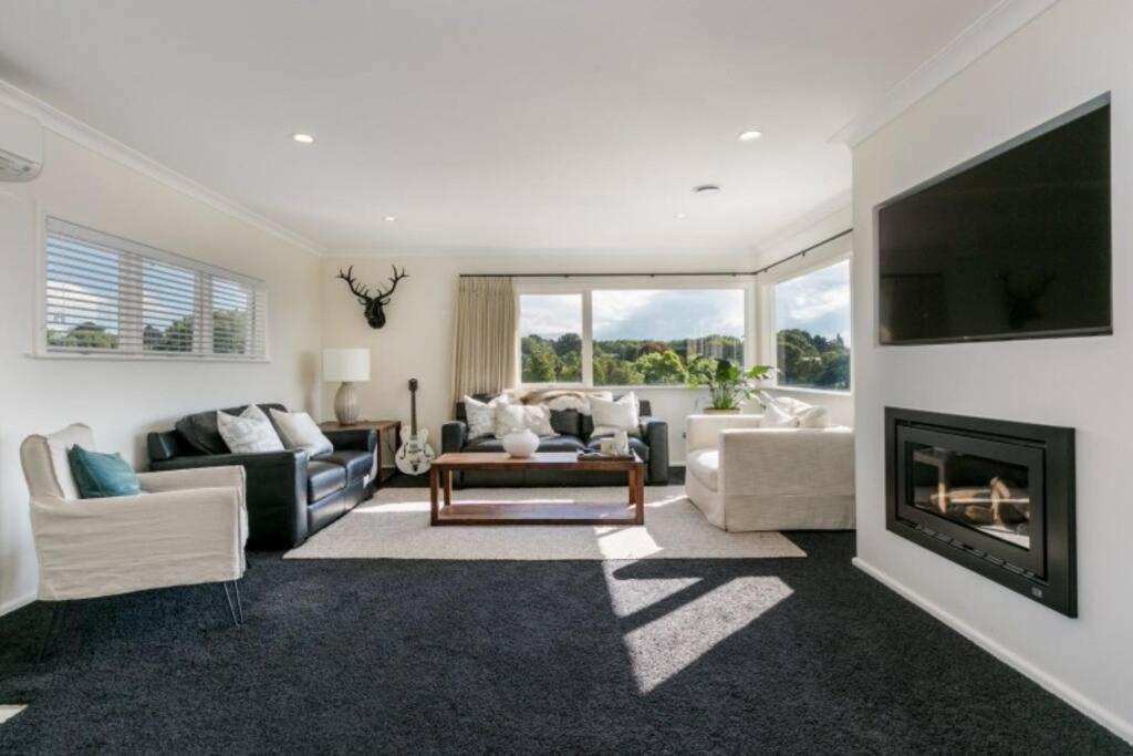 Views, Close To Town Havelock North Exterior photo